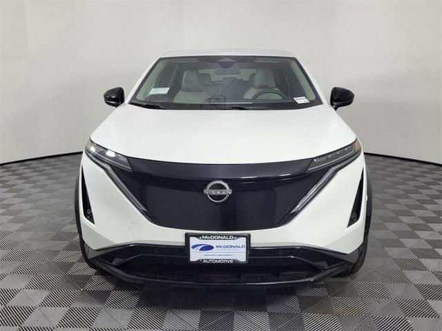 Photo of 2025 White Nissan ARIYA