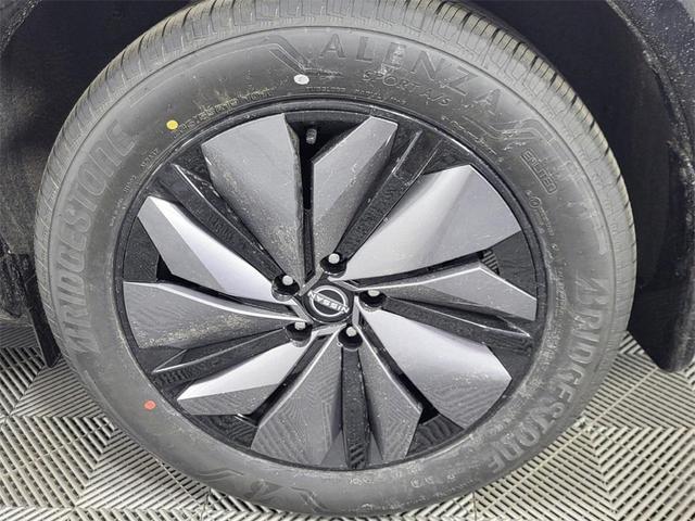 Photo of 2025 White Nissan ARIYA