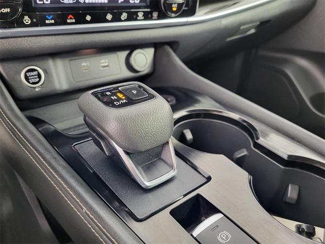 Photo of 2022 Brilliant Silver Metallic Nissan Rogue