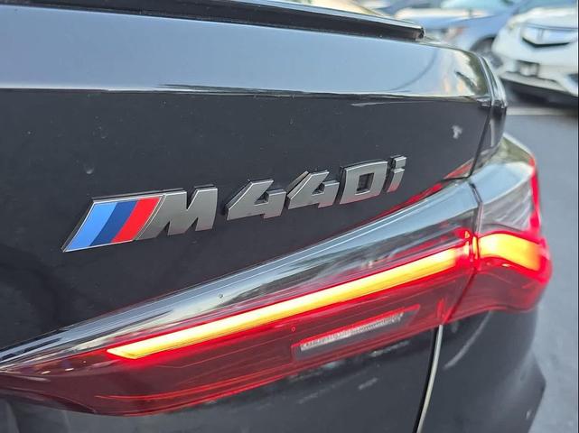 Photo of 2022 Black Sapphire Metallic BMW M440