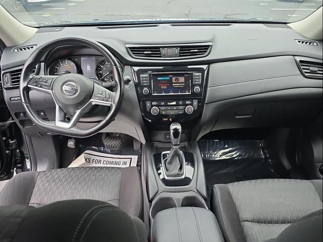 Photo of 2020 Magnetic Black Pearl Nissan Rogue