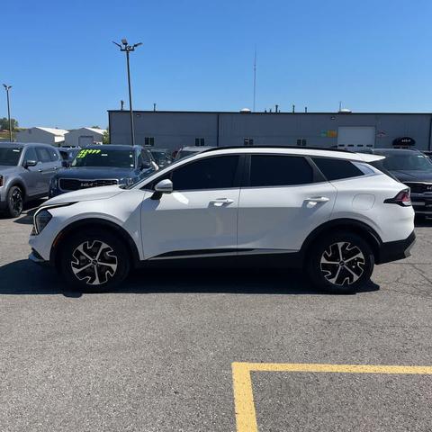 Photo of 2024 Snow White Pearl Kia Sportage Hybrid