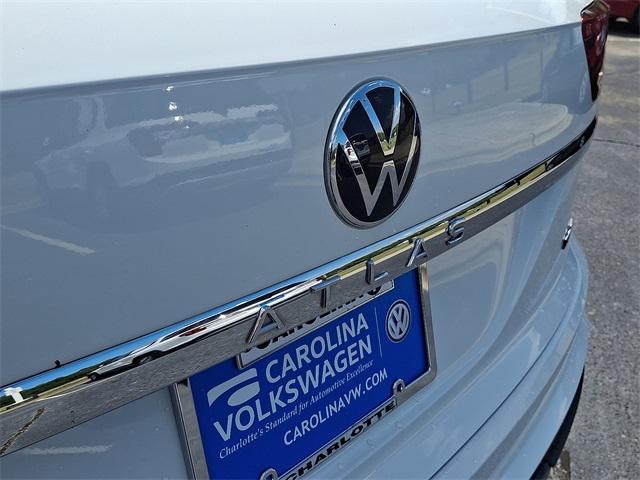 Photo of 2022 Pure White Volkswagen Atlas Cross Sport