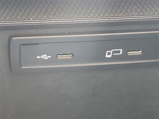 Photo of 2022 Polar White Mercedes-Benz GLC 300