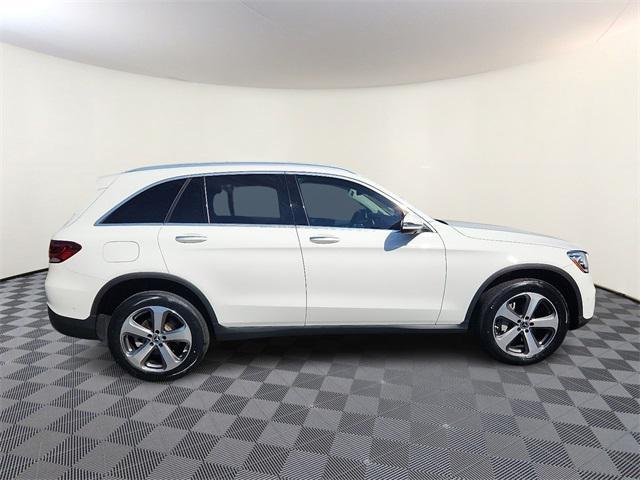 Photo of 2022 Polar White Mercedes-Benz GLC 300