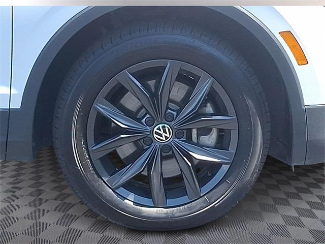 Photo of 2024 Pure White Volkswagen Tiguan