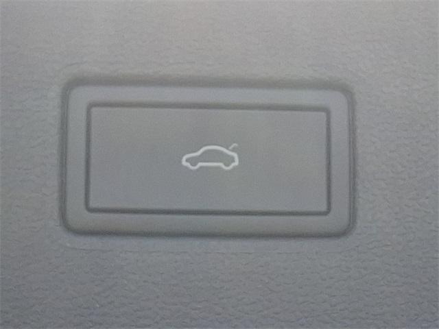 Photo of 2024 Pure White Volkswagen Tiguan