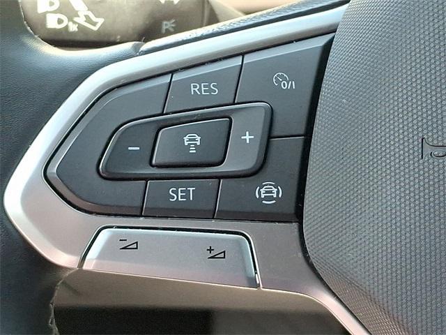 Photo of 2022 Pure Gray Volkswagen Atlas Cross Sport