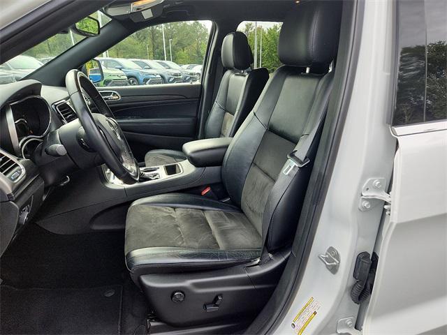 Photo of 2020 Bright White Clearcoat Jeep Grand Cherokee
