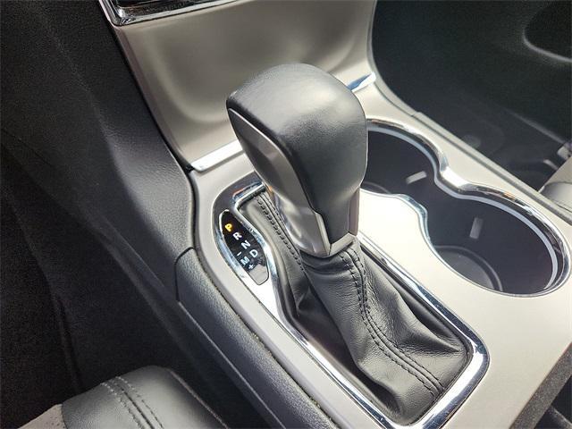 Photo of 2020 Bright White Clearcoat Jeep Grand Cherokee