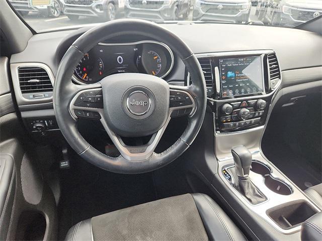 Photo of 2020 Bright White Clearcoat Jeep Grand Cherokee