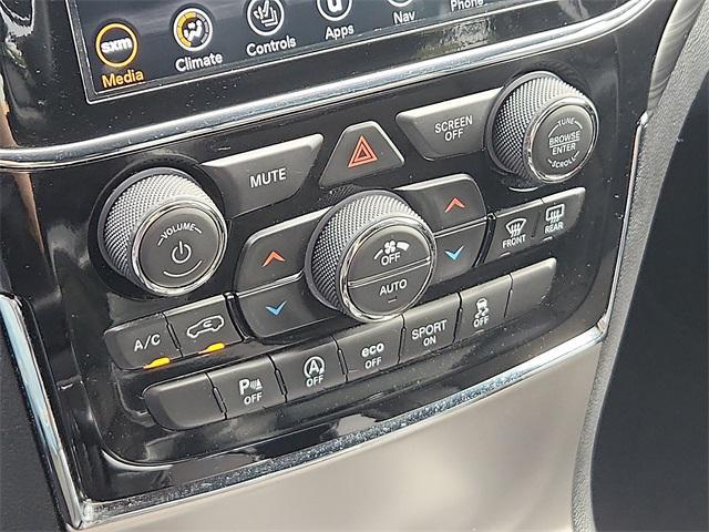 Photo of 2020 Bright White Clearcoat Jeep Grand Cherokee