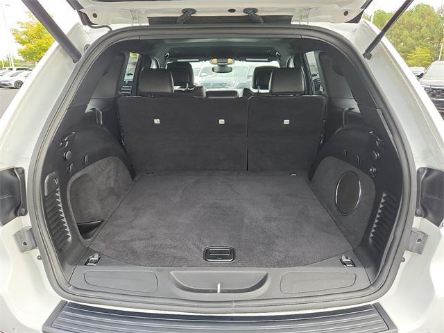 Photo of 2020 Bright White Clearcoat Jeep Grand Cherokee