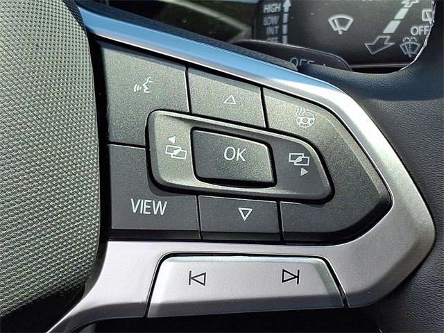 Photo of 2025 Silver Mist Metallic Volkswagen Atlas