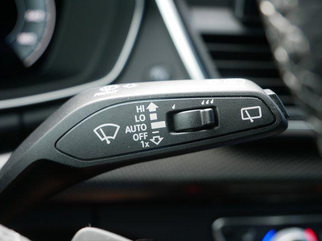 Photo of 2022 Gray Audi SQ5