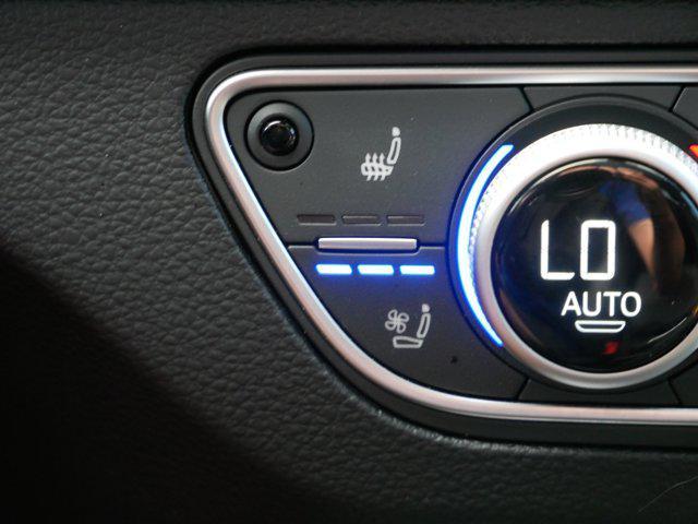 Photo of 2022 Gray Audi SQ5