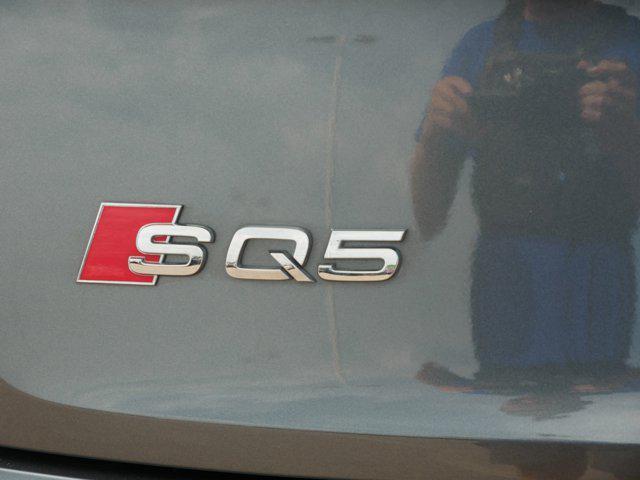 Photo of 2022 Gray Audi SQ5