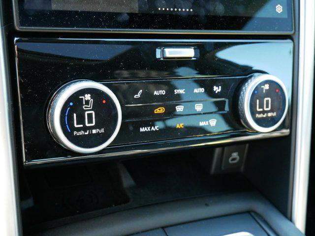 Photo of 2024 CARPATHIAN GRAY Land Rover Discovery