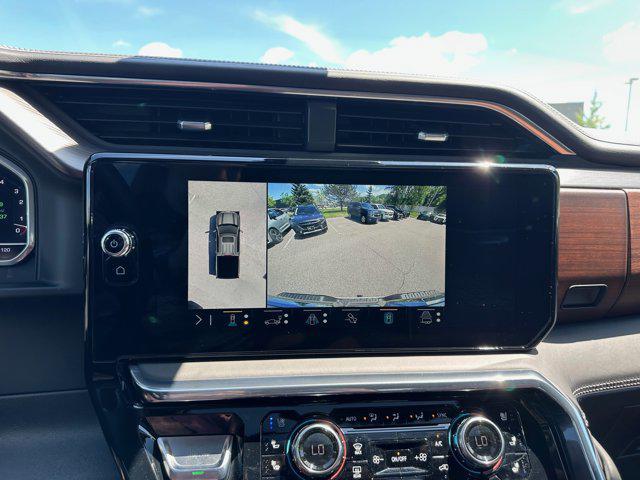 Photo of 2023 White Frost Tricoat GMC Sierra 1500