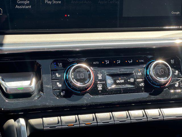 Photo of 2023 White Frost Tricoat GMC Sierra 1500