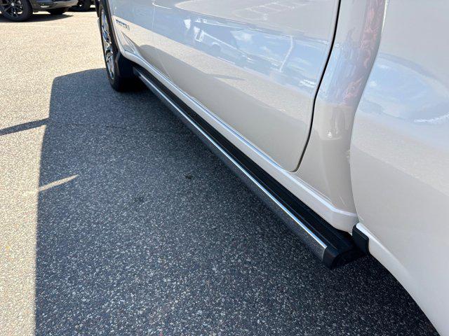 Photo of 2023 White Frost Tricoat GMC Sierra 1500