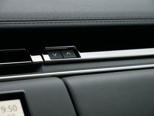 Photo of 2023 Gray Land Rover Range Rover