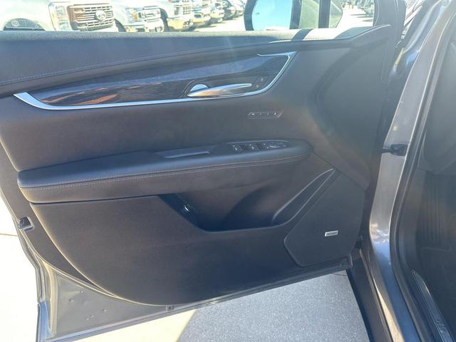 Photo of 2022 Satin Steel Metallic Cadillac XT5