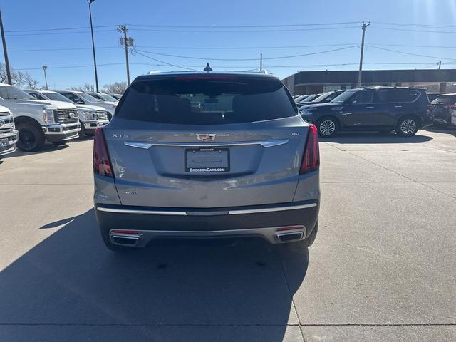 Photo of 2022 Satin Steel Metallic Cadillac XT5