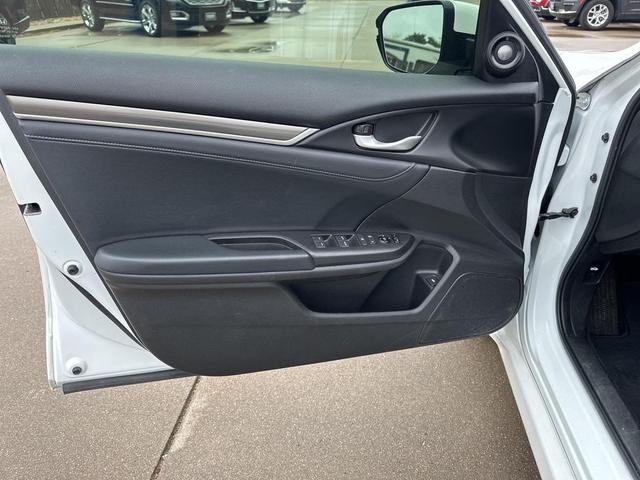 Photo of 2019 Platinum White Pearl Honda Civic