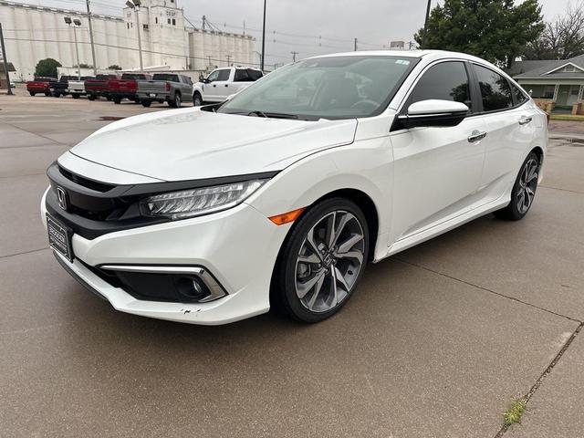Photo of 2019 Platinum White Pearl Honda Civic