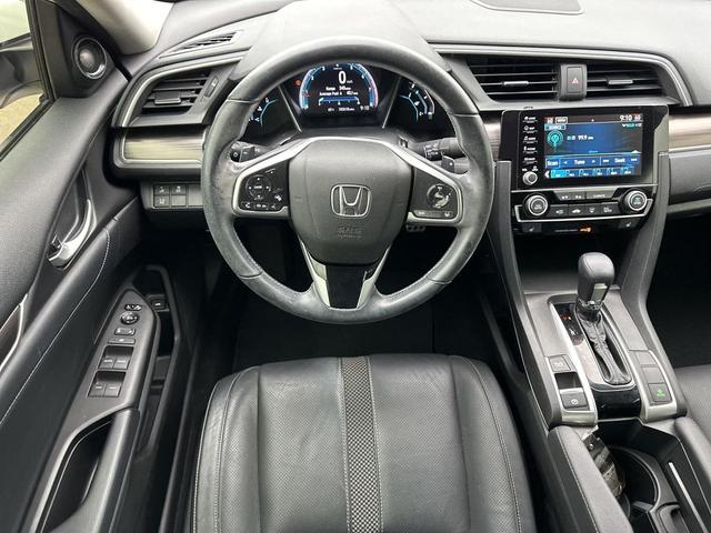 Photo of 2019 Platinum White Pearl Honda Civic