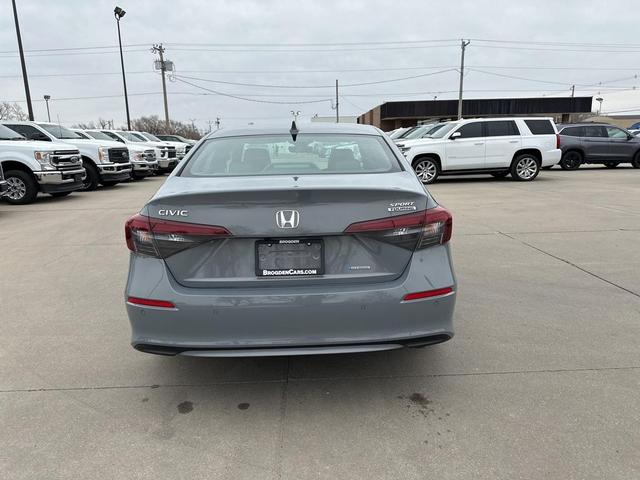 Photo of 2025 Urban Gray Pearl Honda Civic Hybrid