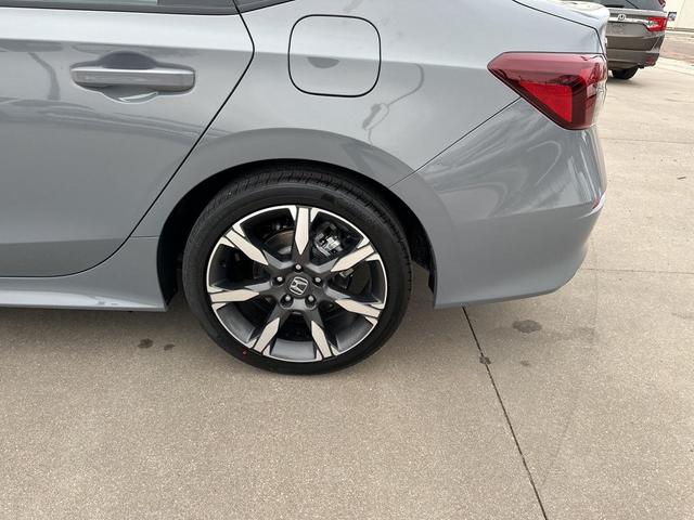 Photo of 2025 Urban Gray Pearl Honda Civic Hybrid