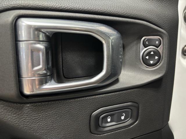 Photo of 2021 Bright White Clearcoat Jeep Wrangler Unlimited