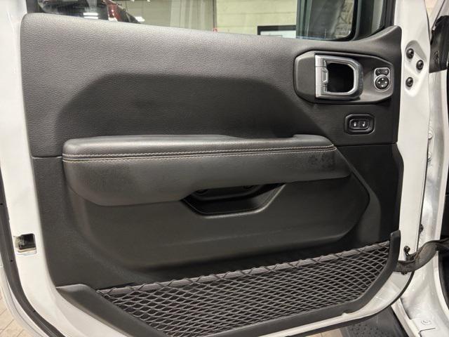 Photo of 2021 Bright White Clearcoat Jeep Wrangler Unlimited