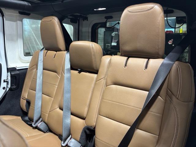 Photo of 2021 Bright White Clearcoat Jeep Wrangler Unlimited