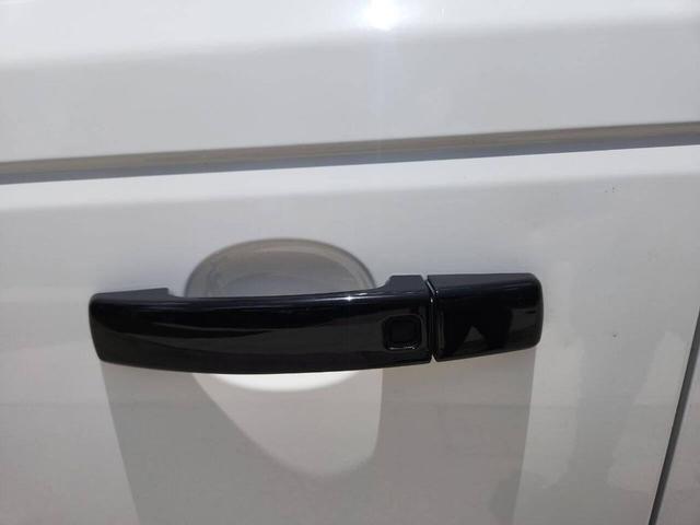 Photo of 2011 White Land Rover Range Rover Sport