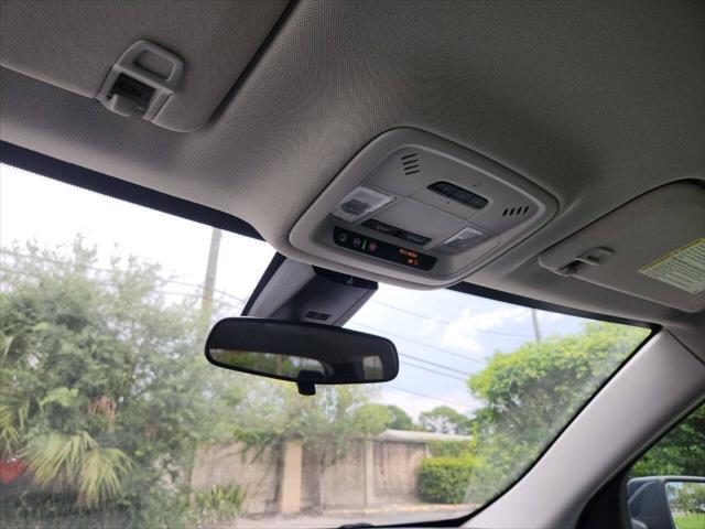 Photo of 2021 Gray Chevrolet Traverse
