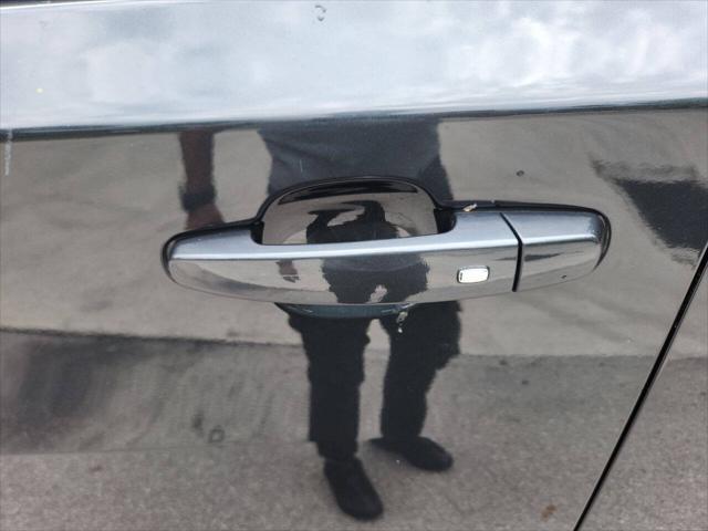 Photo of 2021 Gray Chevrolet Traverse