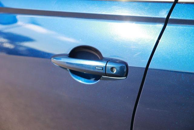 Photo of 2023 Deep Blue Pearl Nissan Altima