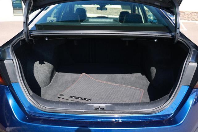 Photo of 2023 Deep Blue Pearl Nissan Altima