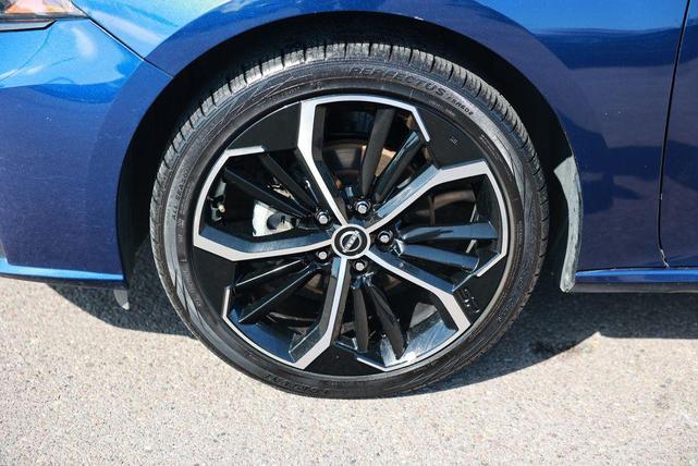 Photo of 2023 Deep Blue Pearl Nissan Altima