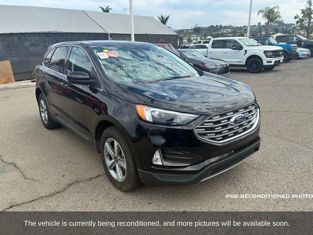 Photo of 2022 Agate Black Metallic Ford Edge