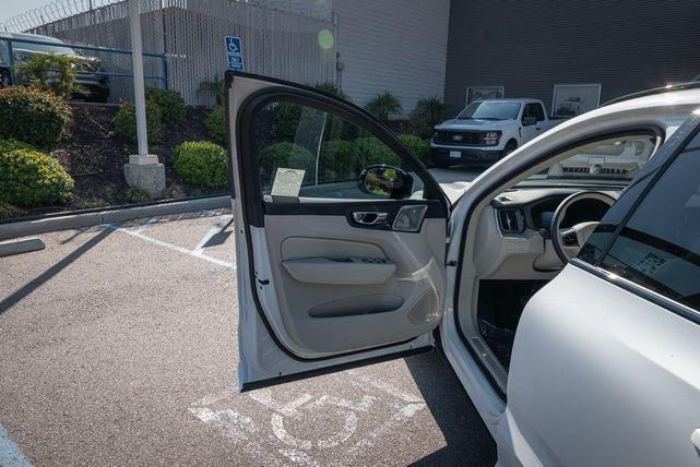 Photo of 2025 Crystal White Metallic Volvo XC60 Plug-In Hybrid