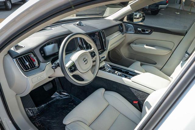 Photo of 2025 Crystal White Metallic Volvo XC60 Plug-In Hybrid