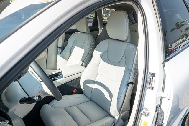 Photo of 2025 Crystal White Metallic Volvo XC60 Plug-In Hybrid