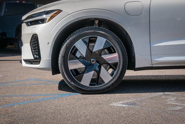 Photo of 2025 Crystal White Metallic Volvo XC60 Plug-In Hybrid