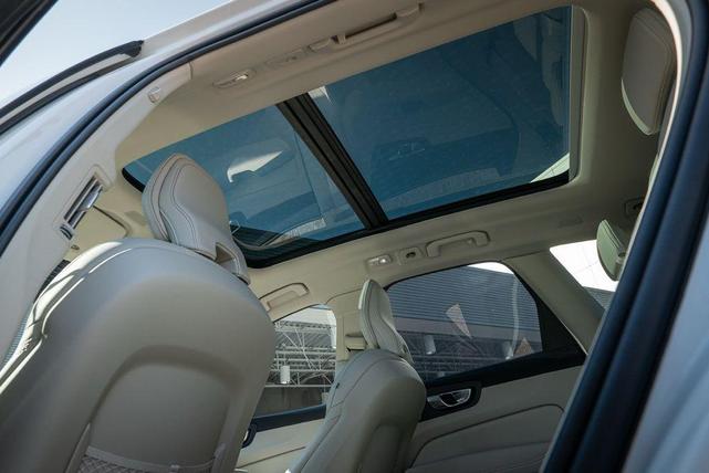 Photo of 2025 Crystal White Metallic Volvo XC60 Plug-In Hybrid