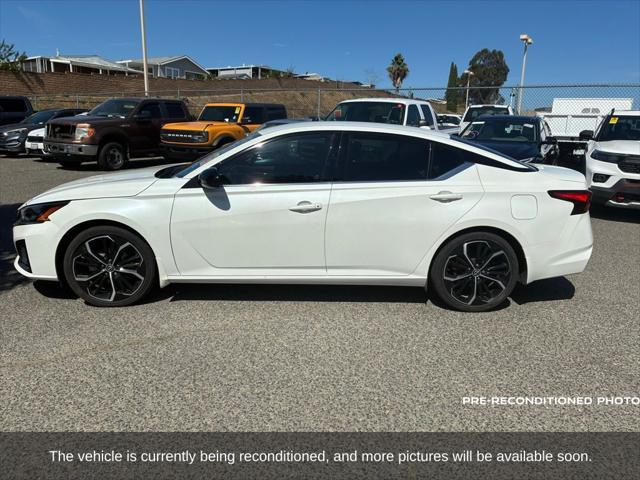 Photo of 2024 Pearl White Tricoat Nissan Altima