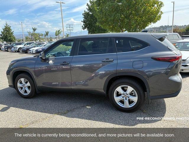Photo of 2024 Gray Toyota Highlander